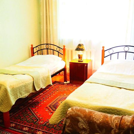 Baktygul Guesthouse Naryn Exterior foto