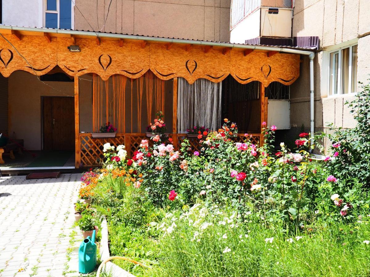 Baktygul Guesthouse Naryn Exterior foto